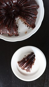 Chocolate_Bundt_Cake_with_Chocolate_Ganache_4