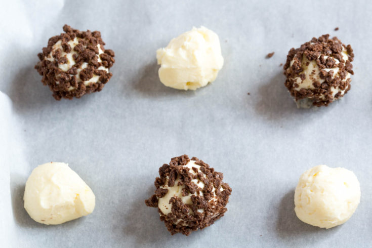 These Cookies and Cream Cheesecake Keto Fat Bombs taste like cheesecake + cookies and cream ice cream, but are done in a fraction of the time and don't need to be baked or churned!