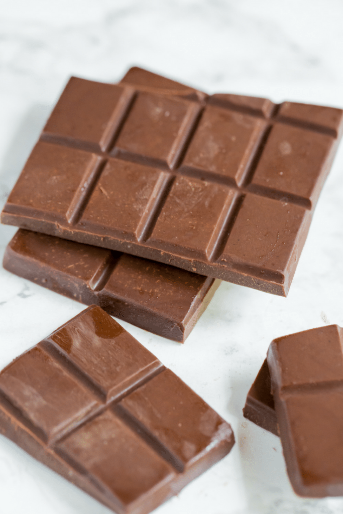 The Best Keto Chocolate Bar Recipe! This is a great alternative to buying store bought low carb chocolate carbs. Only 4 net carbs per serving!