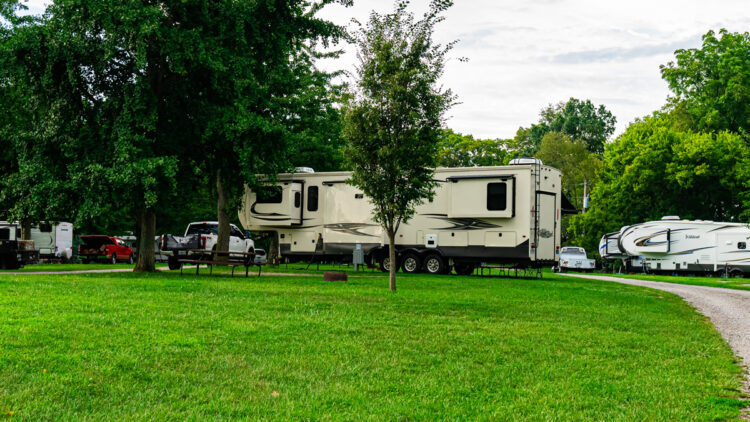 Cedar Creek fifth wheel parked at Guist Creek Marina and Campground