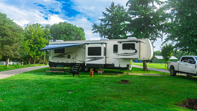 Cedar Creek fifth wheel parked at Guist Creek Marina and Campground