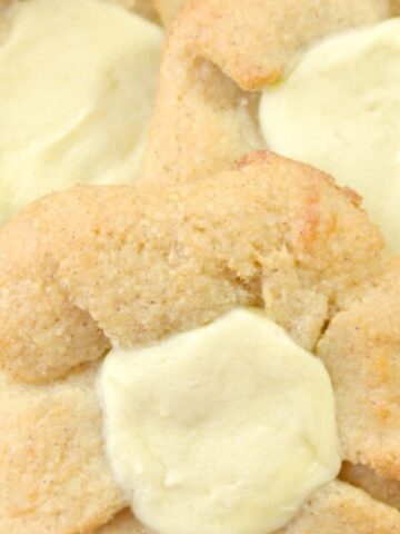 pastry base made with mozzarella and cream cheese, and a creamy filling in a plate