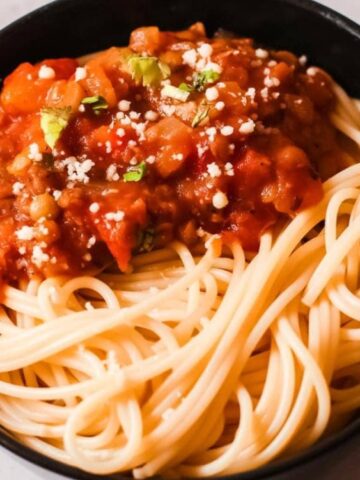 Spaghetti Bolognese on a bowl
